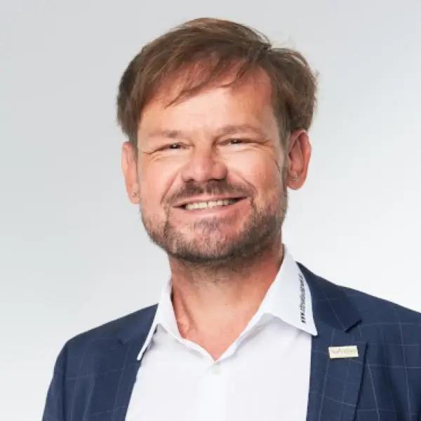 Mag. Jürgen E. Holzinger